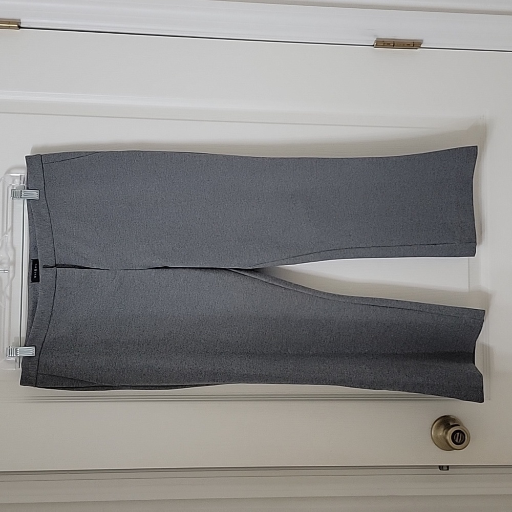Max & Mia Size Unknown, Gray Capri Cropped Dress Ponte Legging Pants, EUC